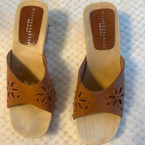 Hilllard and Hanson Billini Tan Leather Mules  Size 9